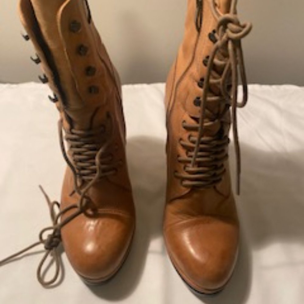 Vince Camuto Desert  Distressed Nubuck Wedged Boot Size 9 medium  4 inch wedge